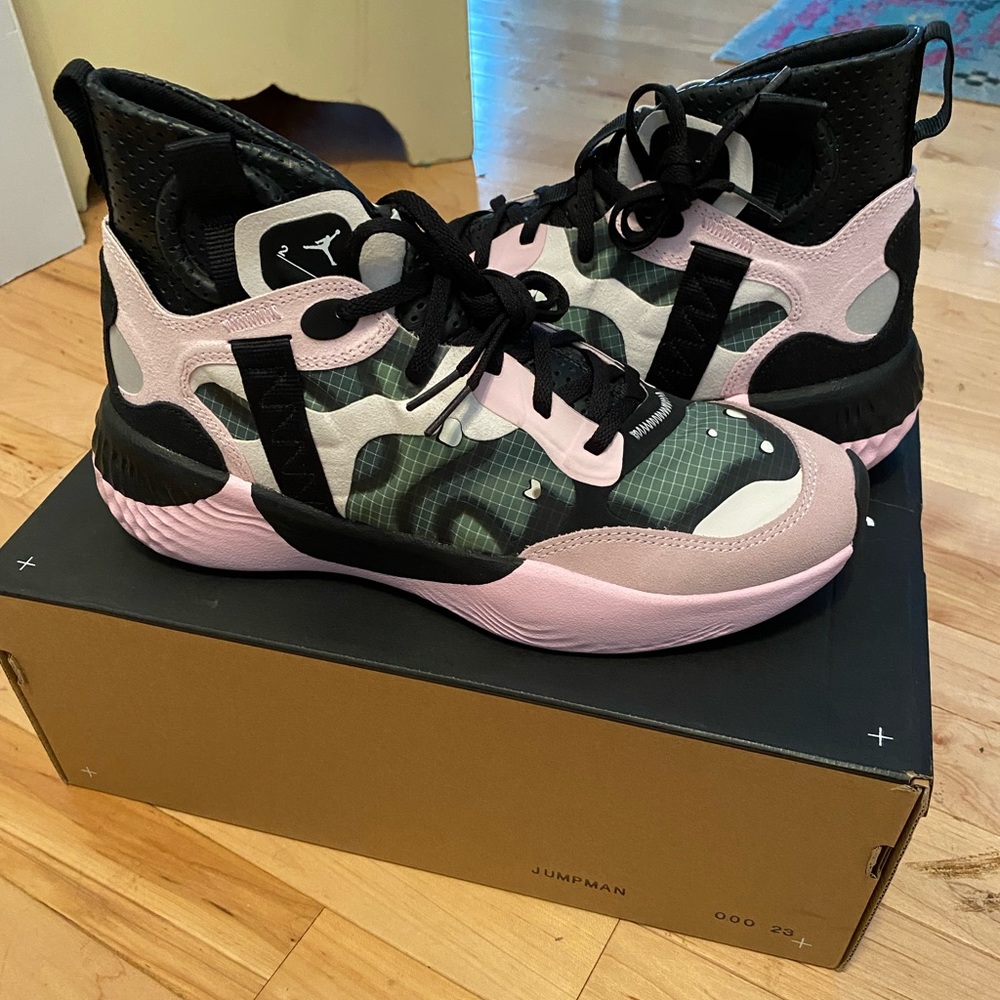 Jordan delta 3 men’s size 7.5